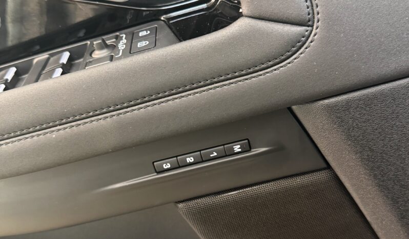 
								Range Rover Evoque P200 R-Dynamic SE full									