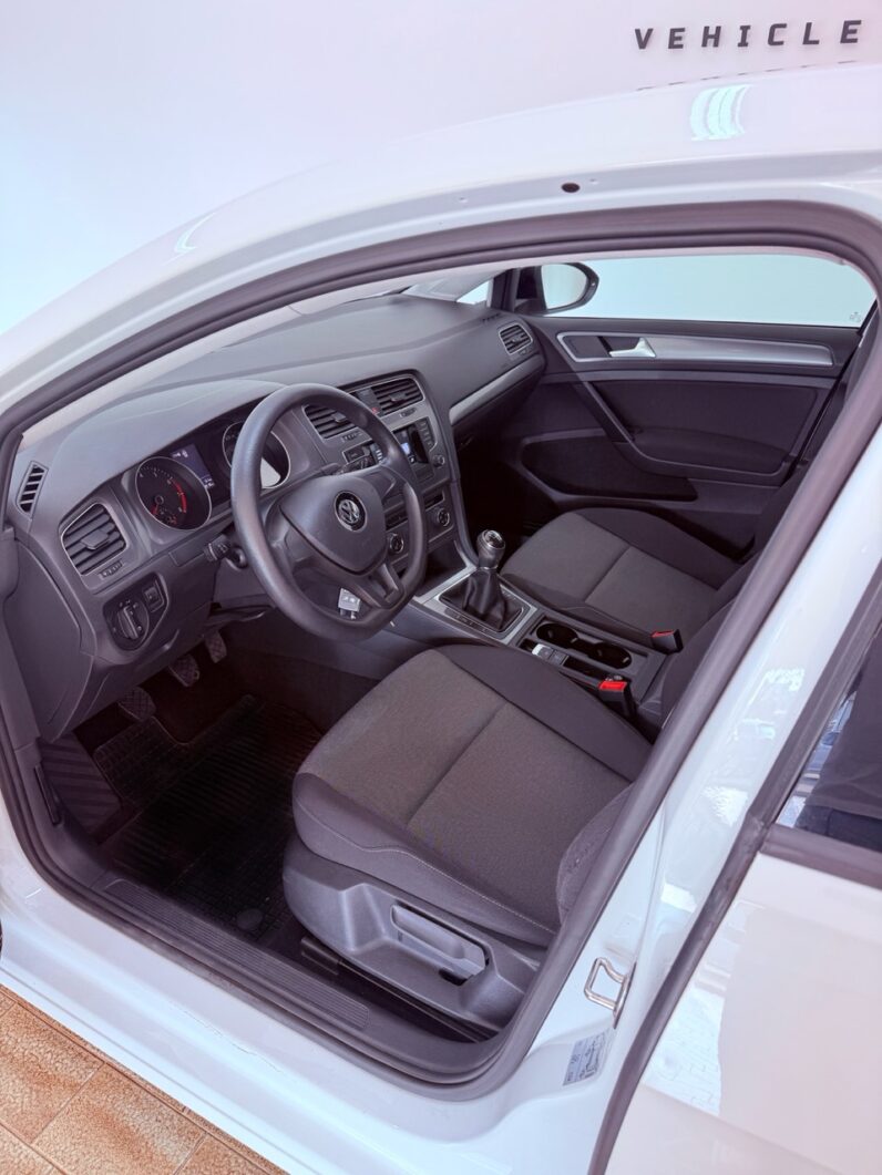 
								Volkswagen Golf 1.2 TSI Bluemotion Technology full									
