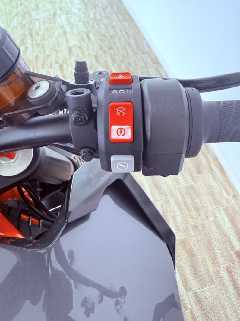 
								KTM Super Duke 1290R full									