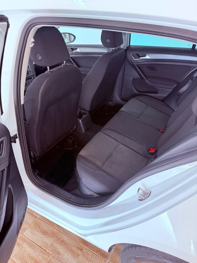 
								Volkswagen Golf 1.2 TSI Bluemotion Technology full									