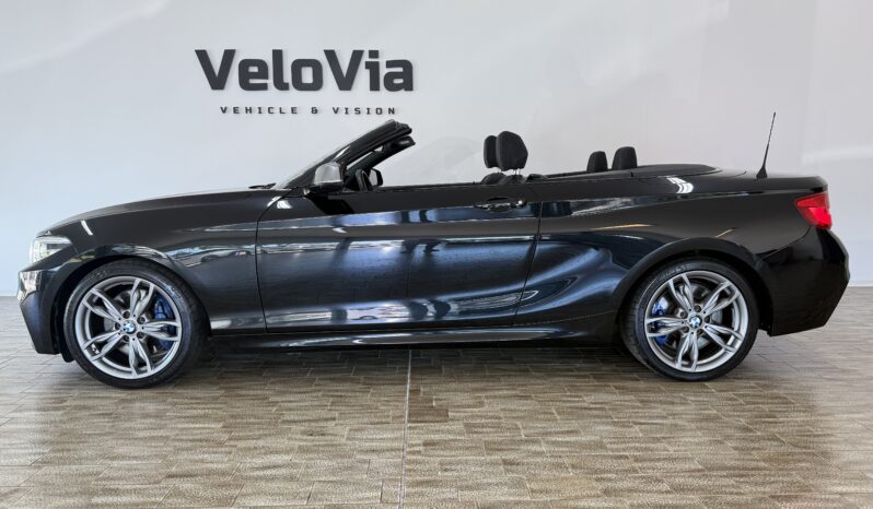 
								BMW M240 i Cabrio full									