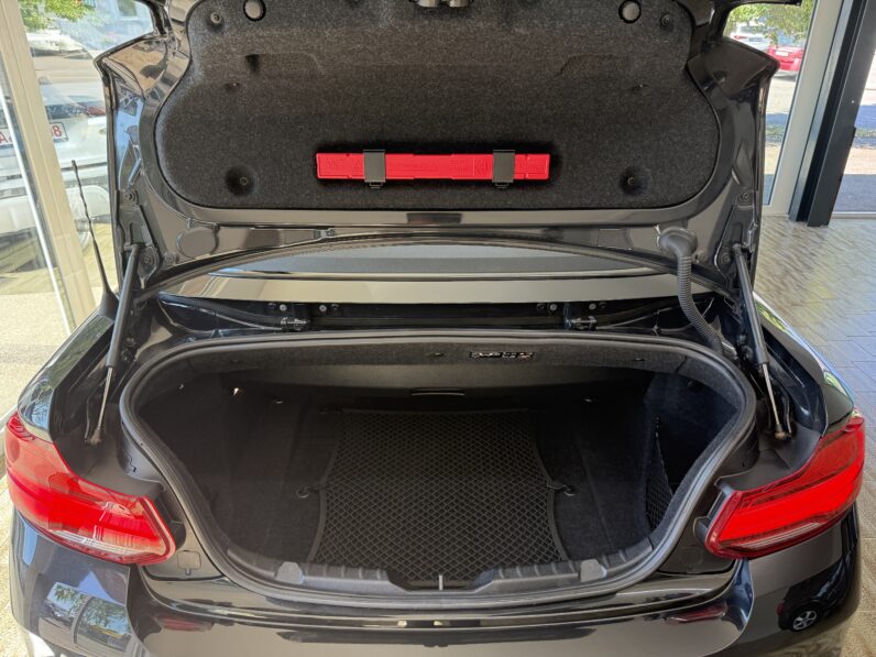 
								BMW M240 i Cabrio full									