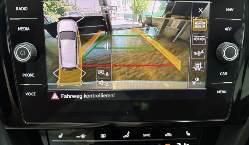 
								Volkswagen Passat Variant_1.Hand_Scheckheft_AHK_Garantie full									