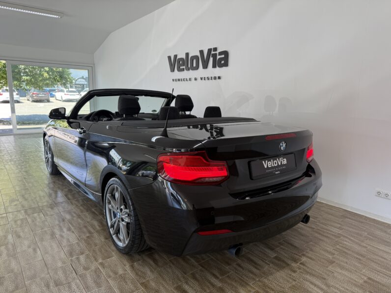 
								BMW M240 i Cabrio full									