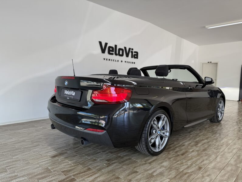 
								BMW M240 i Cabrio full									