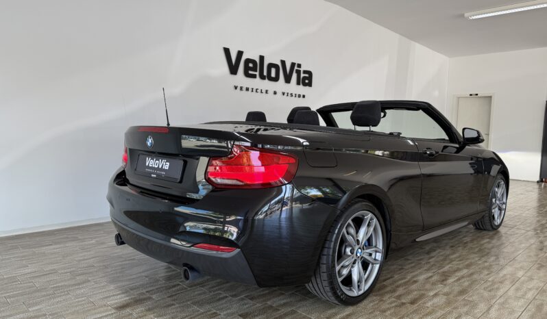 
								BMW M240 i Cabrio full									