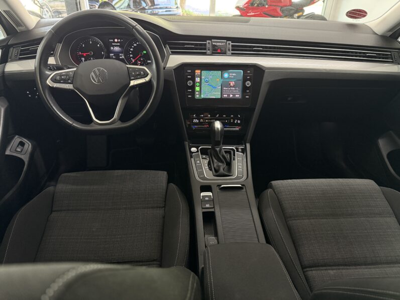 
								Volkswagen Passat Variant_1.Hand_Scheckheft_AHK_Garantie full									