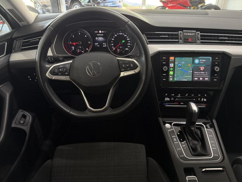 
								Volkswagen Passat Variant_1.Hand_Scheckheft_AHK_Garantie full									