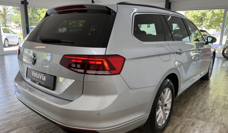 
								Volkswagen Passat Variant_1.Hand_Scheckheft_AHK_Garantie full									