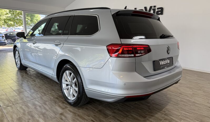 
								Volkswagen Passat Variant_1.Hand_Scheckheft_AHK_Garantie full									