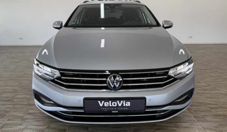 
								Volkswagen Passat Variant_1.Hand_Scheckheft_AHK_Garantie full									