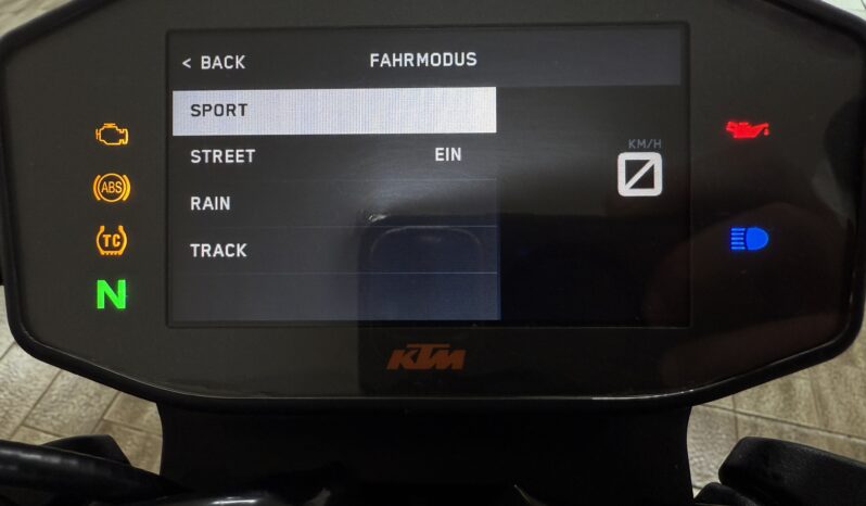 
								KTM 790 Duke_Track Pack Akrapovic_Kz-Halter_Garantie full									