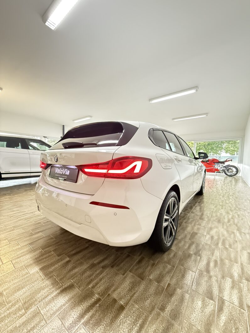 
								BMW 118 Baureihe 1 Lim. 118 i Advantage full									