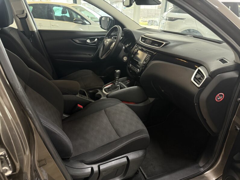 
								Nissan Qashqai Acenta 4x4_1.Hand/AHK/Navi/Kamera/SZH full									