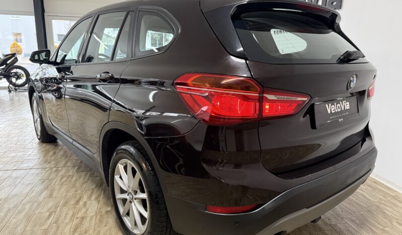 
								BMW X1 sDrive 18 i AHK/Memory Stz.\1.Hand full									