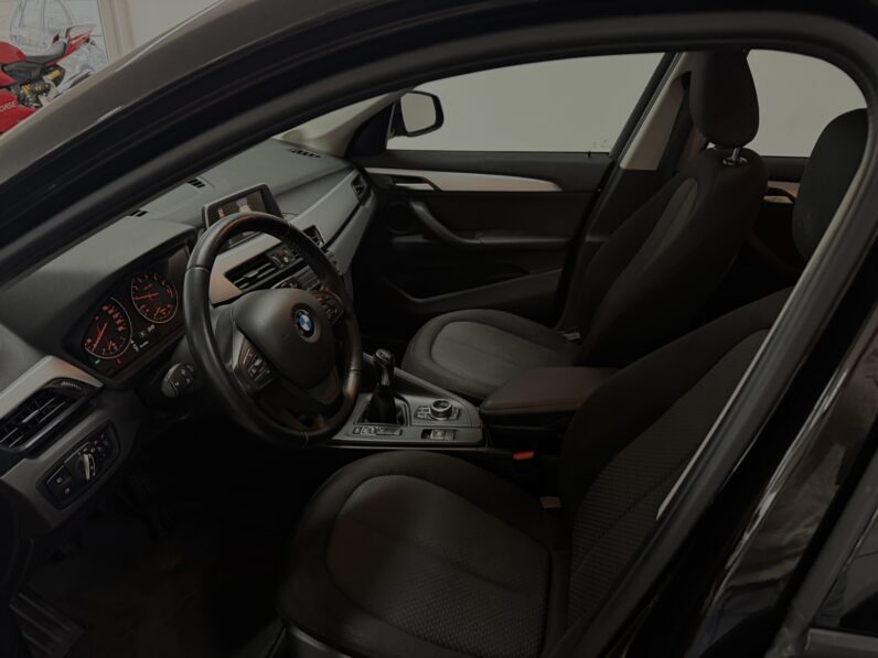 
								BMW X1 sDrive 18 i AHK/Memory Stz.\1.Hand full									