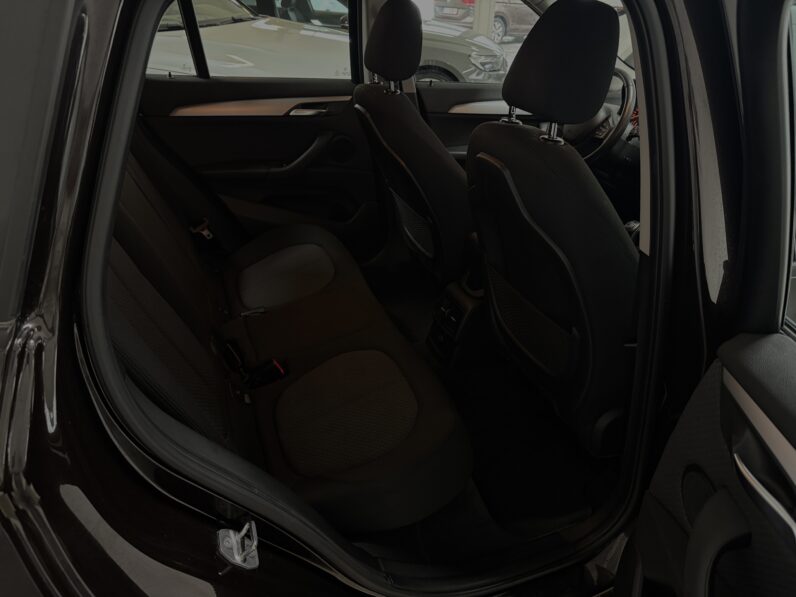 
								BMW X1 sDrive 18 i AHK/Memory Stz.\1.Hand full									