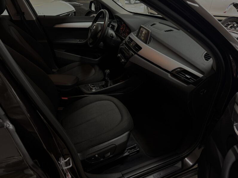 
								BMW X1 sDrive 18 i AHK/Memory Stz.\1.Hand full									