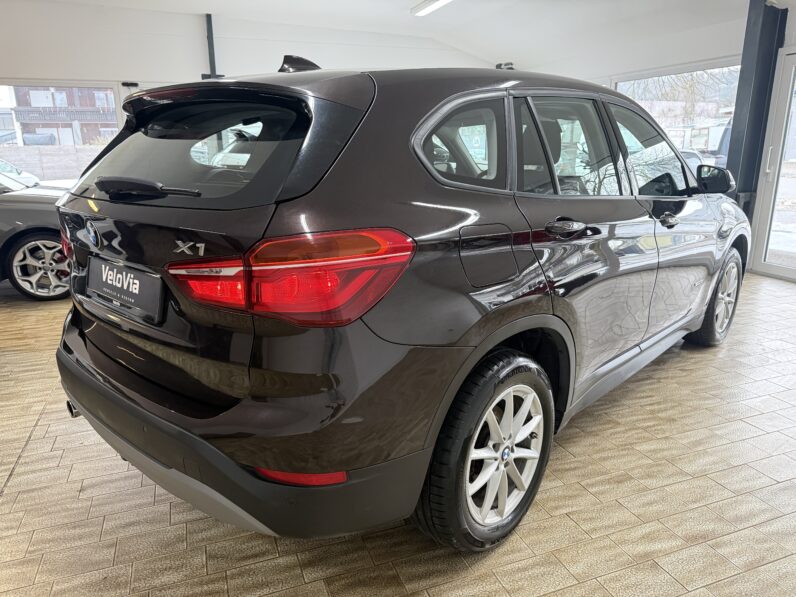 
								BMW X1 sDrive 18 i AHK/Memory Stz.\1.Hand full									