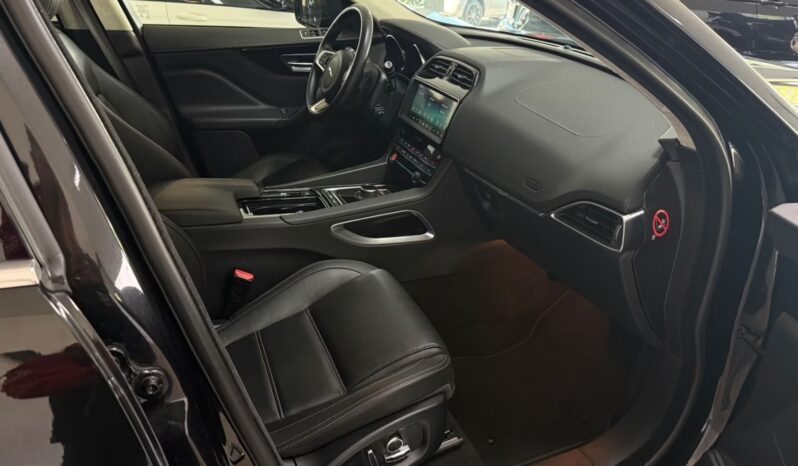 
								Jaguar F-Pace 25t Prestige AWD Kamera/ACC/AHK/Spur full									