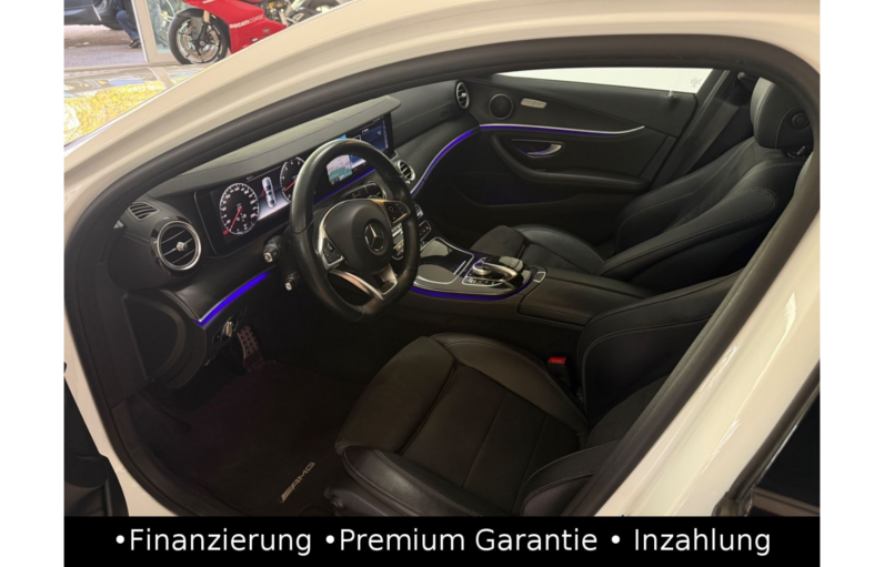 
								Mercedes-Benz E 200 Limousine AMG/Night/Widescreen/Kamera full									