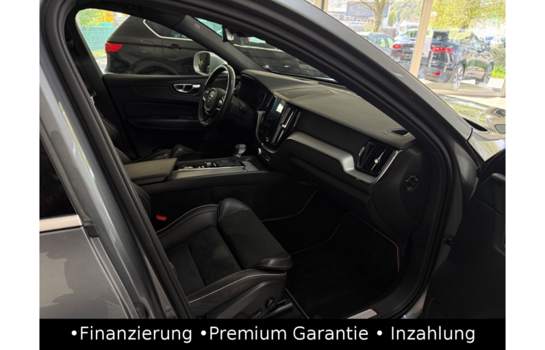 
								Volvo XC60 D5 RDesign AWD/Pano/Head-up/HK-Sound/Kamera full									