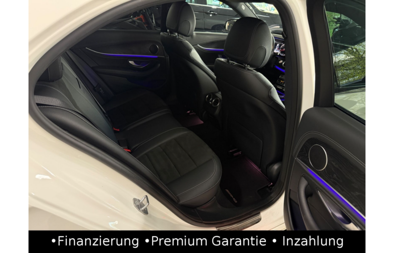 
								Mercedes-Benz E 200 Limousine AMG/Night/Widescreen/Kamera full									