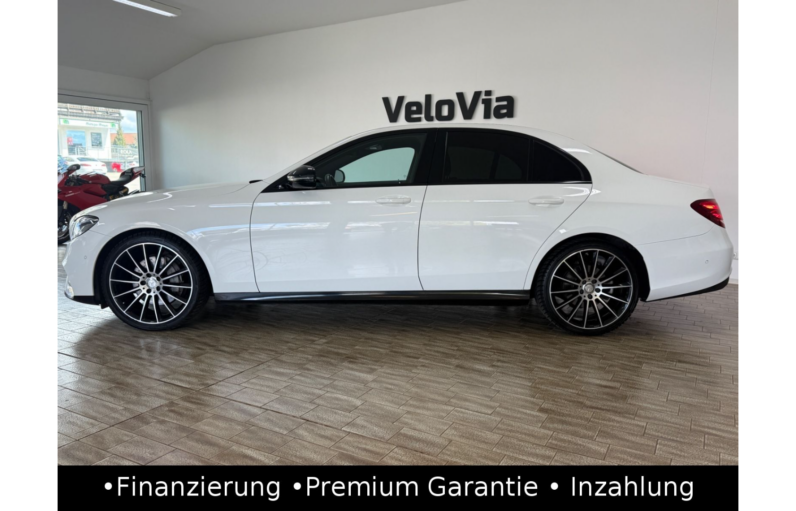 
								Mercedes-Benz E 200 Limousine AMG/Night/Widescreen/Kamera full									