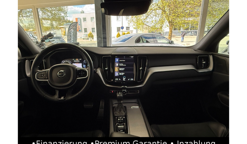 
								Volvo XC60 D5 RDesign AWD/Pano/Head-up/HK-Sound/Kamera full									