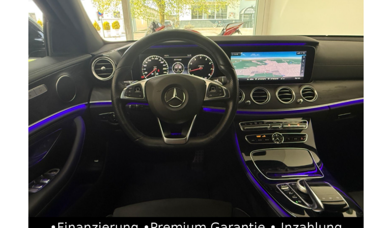 
								Mercedes-Benz E 200 Limousine AMG/Night/Widescreen/Kamera full									