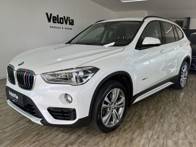 
								BMW X1 xDrive 20i Sport/Shadow/Kamera/AHK/LED/1.Hand full									