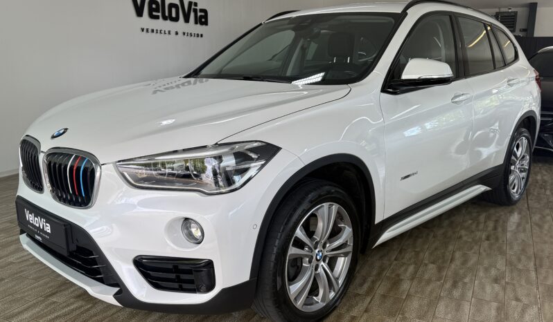 
								BMW X1 xDrive 20i Sport/Shadow/Kamera/AHK/LED/1.Hand full									