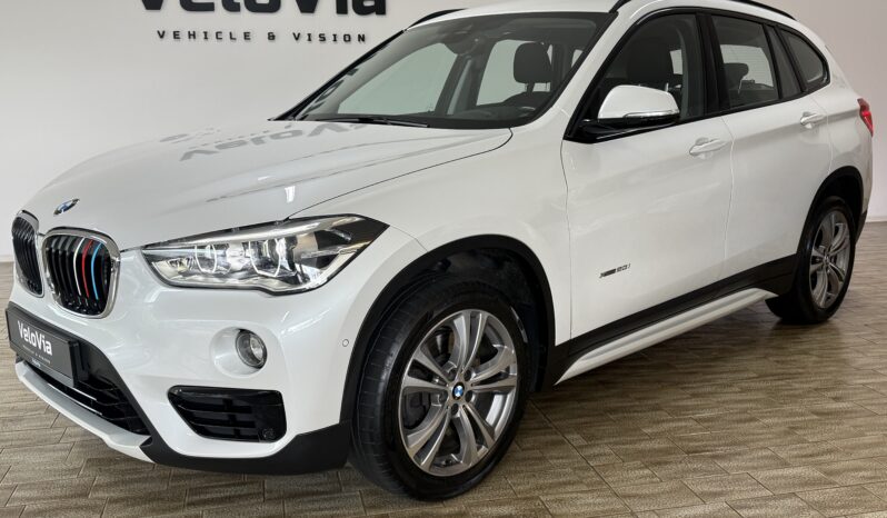 
								BMW X1 xDrive 20i Sport/Shadow/Kamera/AHK/LED/1.Hand full									