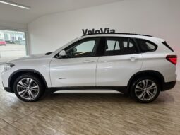 
										BMW X1 xDrive 20i Sport/Shadow/Kamera/AHK/LED/1.Hand full									