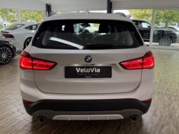 
										BMW X1 xDrive 20i Sport/Shadow/Kamera/AHK/LED/1.Hand full									