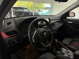 
										BMW X1 xDrive 20i Sport/Shadow/Kamera/AHK/LED/1.Hand full									