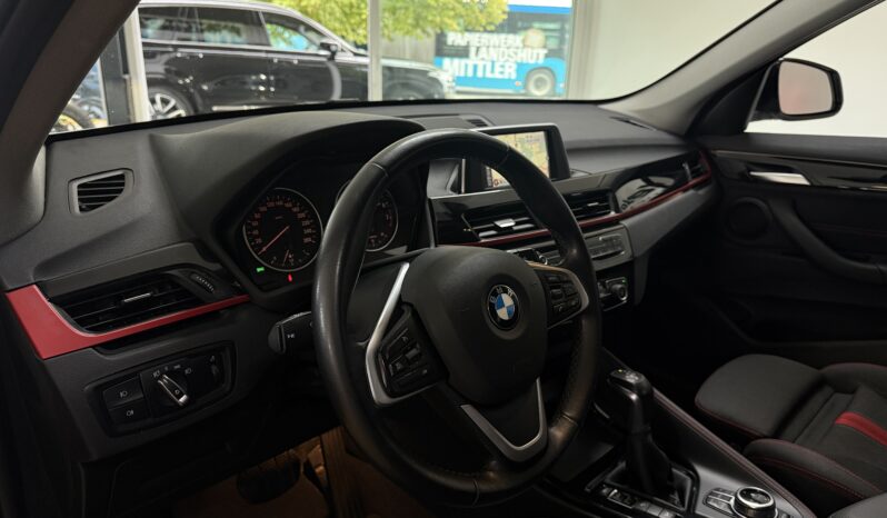 
								BMW X1 xDrive 20i Sport/Shadow/Kamera/AHK/LED/1.Hand full									