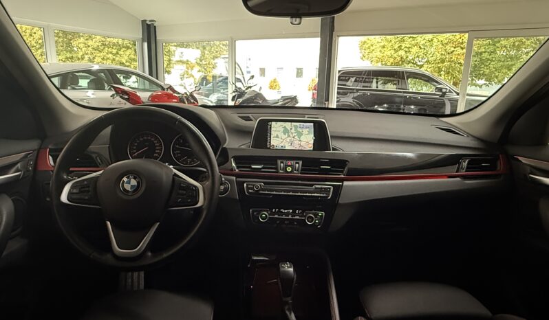 
								BMW X1 xDrive 20i Sport/Shadow/Kamera/AHK/LED/1.Hand full									