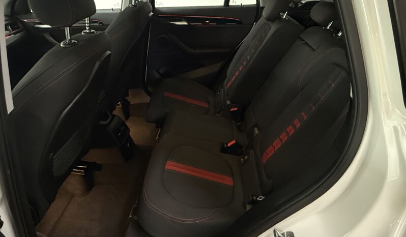 
								BMW X1 xDrive 20i Sport/Shadow/Kamera/AHK/LED/1.Hand full									