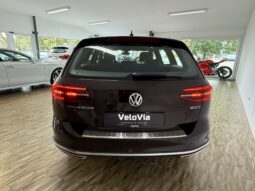 
										Volkswagen Passat Variant Alltrack 4Motion/Panorama/AHK/LED full									