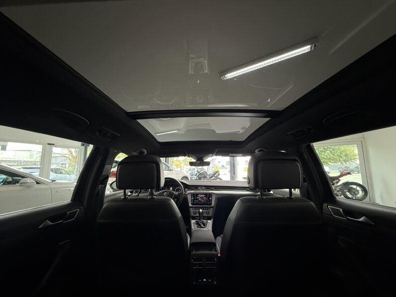 
								Volkswagen Passat Variant Alltrack 4Motion/Panorama/AHK/LED full									