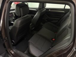 
										Volkswagen Passat Variant Alltrack 4Motion/Panorama/AHK/LED full									