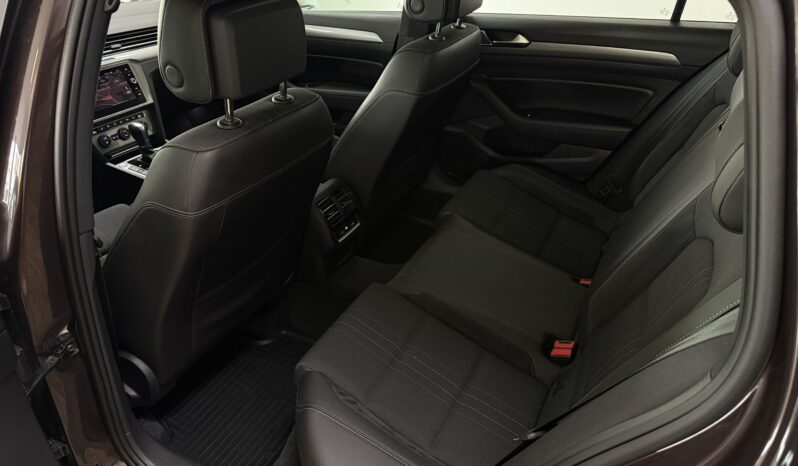 
								Volkswagen Passat Variant Alltrack 4Motion/Panorama/AHK/LED full									
