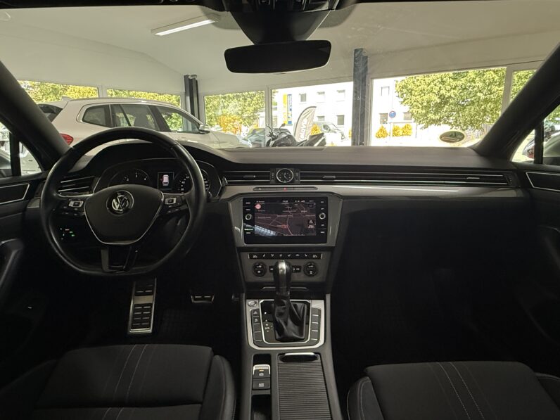 
								Volkswagen Passat Variant Alltrack 4Motion/Panorama/AHK/LED full									