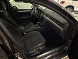 
										Volkswagen Passat Variant Alltrack 4Motion/Panorama/AHK/LED full									