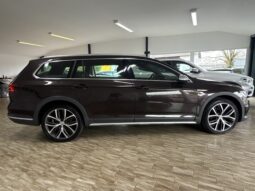 
										Volkswagen Passat Variant Alltrack 4Motion/Panorama/AHK/LED full									