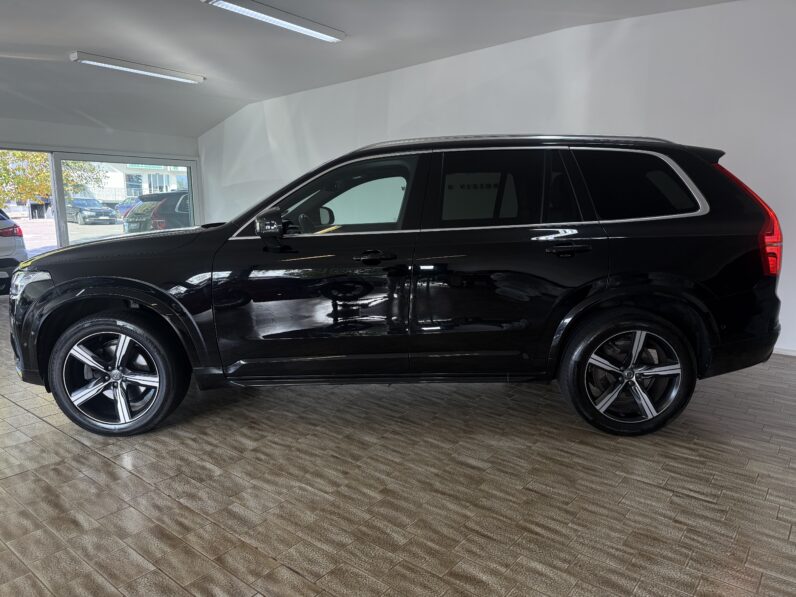 
								Volvo XC90 D5 R Design AWD/Pano/HuD/Standheiz./AHK full									