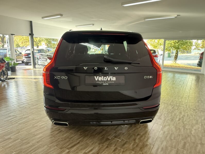 
								Volvo XC90 D5 R Design AWD/Pano/HuD/Standheiz./AHK full									
