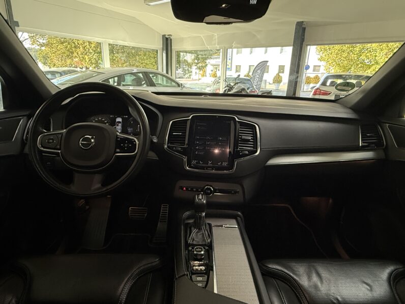 
								Volvo XC90 D5 R Design AWD/Pano/HuD/Standheiz./AHK full									