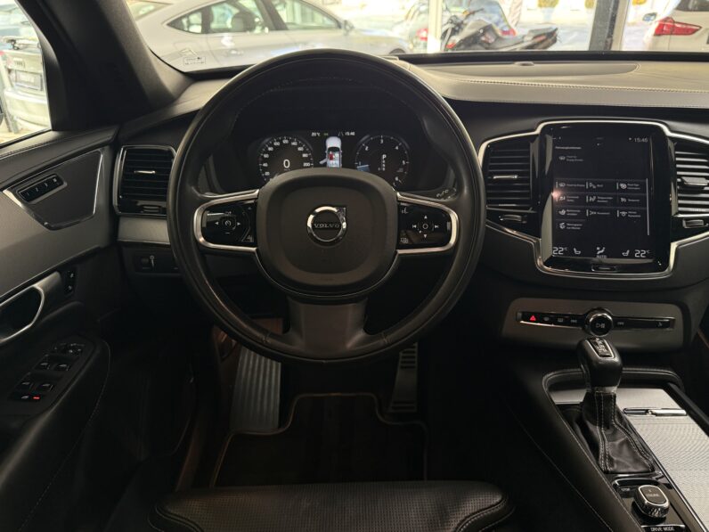 
								Volvo XC90 D5 R Design AWD/Pano/HuD/Standheiz./AHK full									